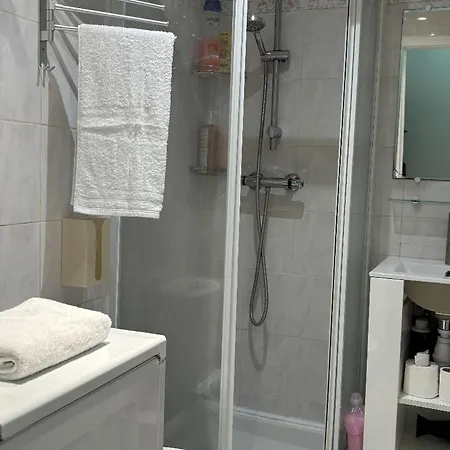 Centre Villeopera, Gare St Lazare , Cozy דירה